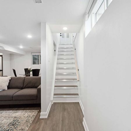 Modern 3Br Suites Оттава Экстерьер фото