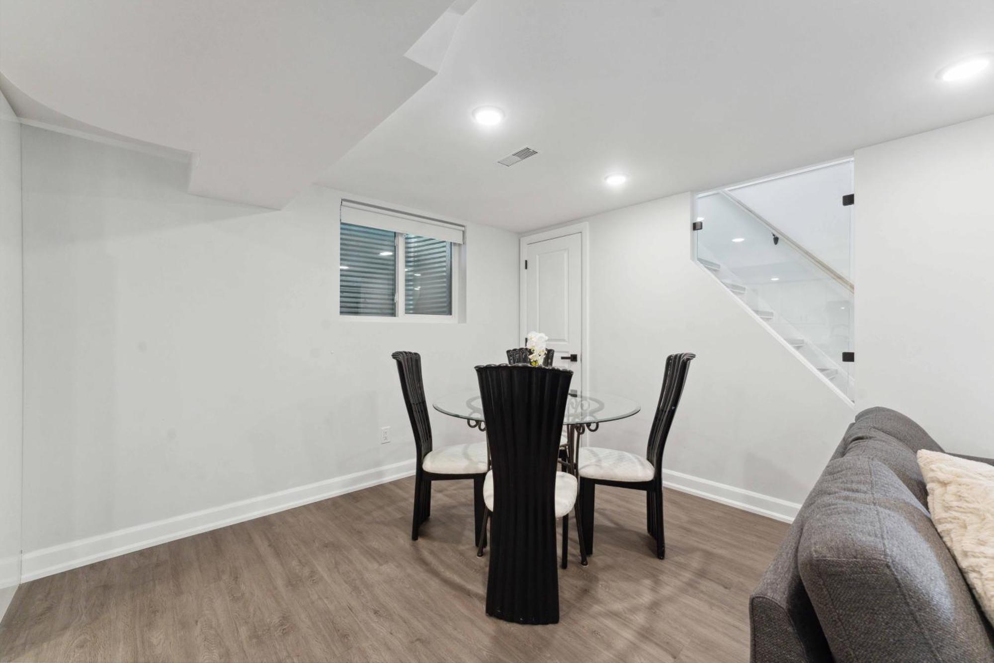 Modern 3Br Suites Оттава Экстерьер фото