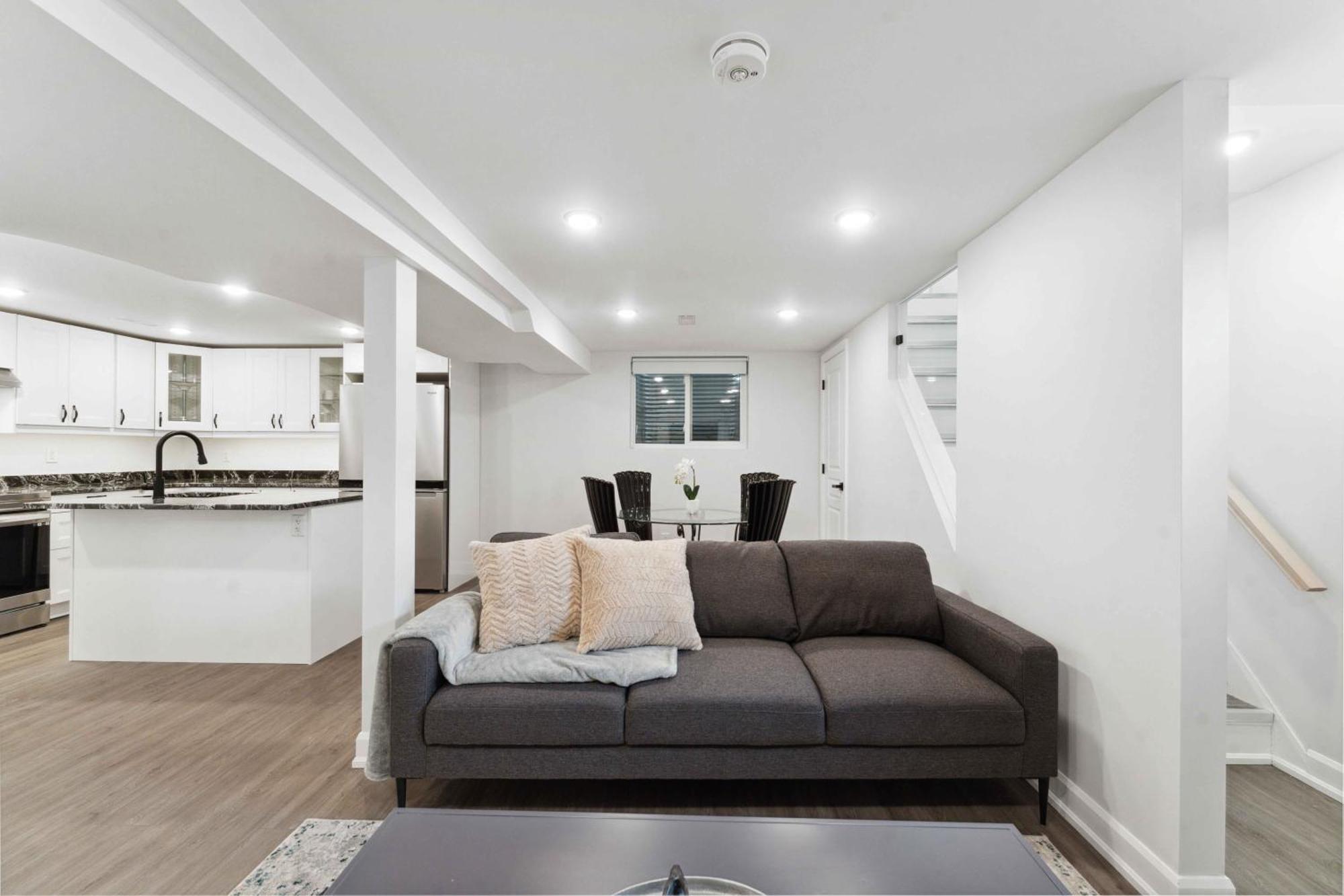 Modern 3Br Suites Оттава Экстерьер фото