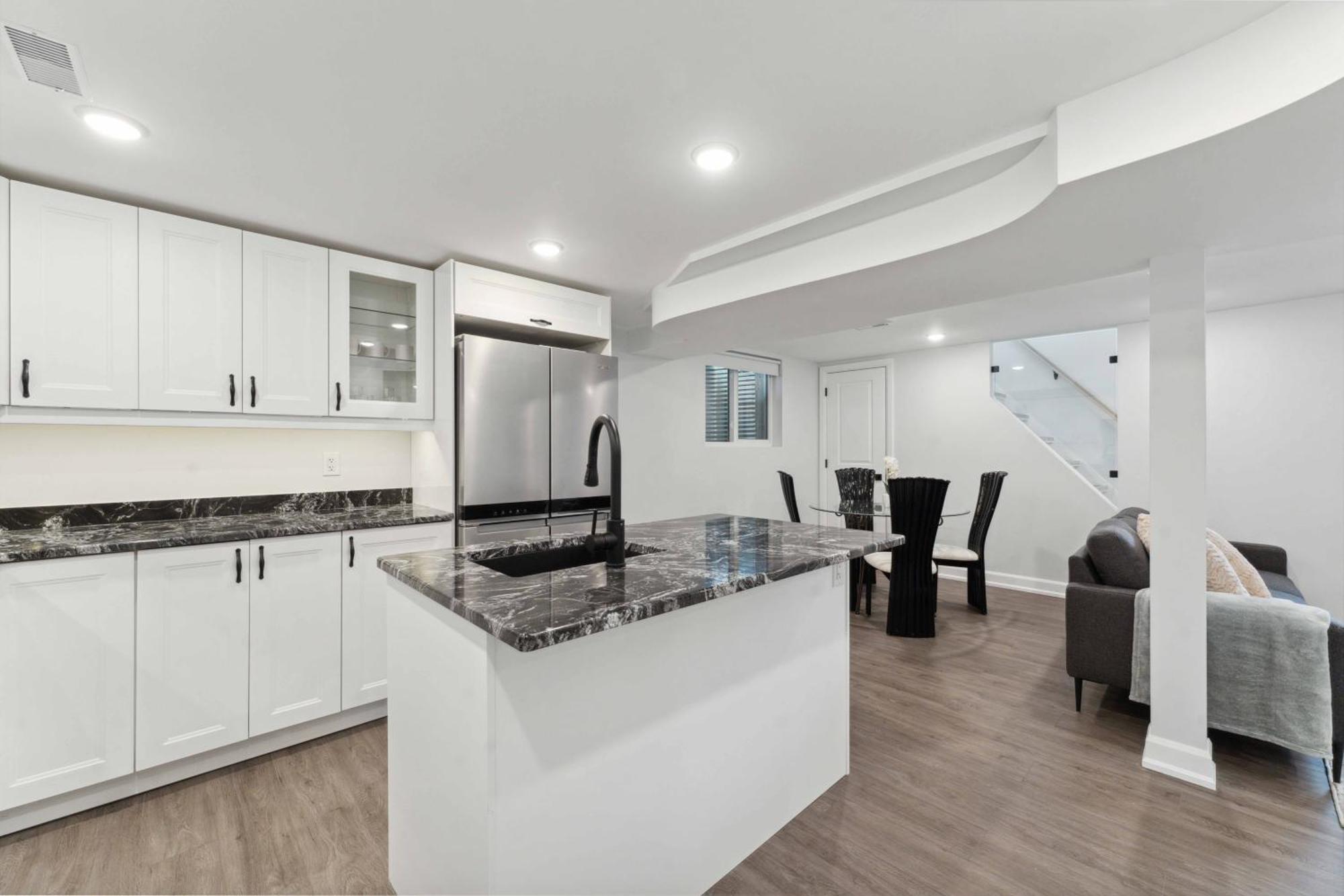 Modern 3Br Suites Оттава Экстерьер фото